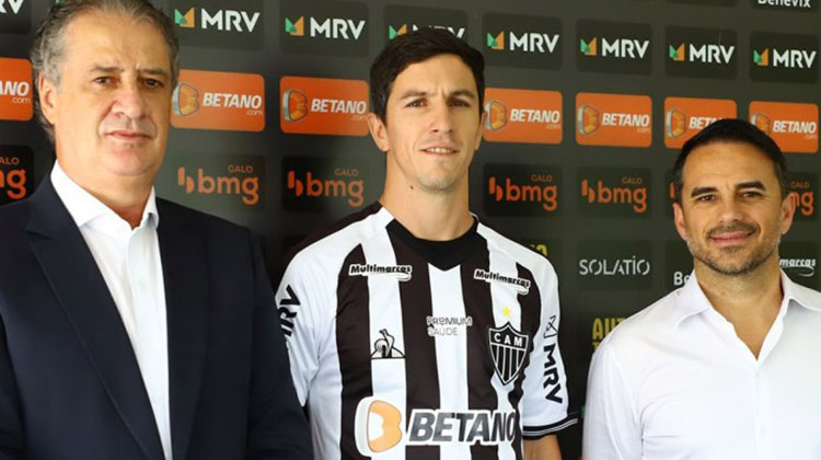 Nacho Fern&aacute;ndez presentado por Atl&eacute;tico Mineiro
