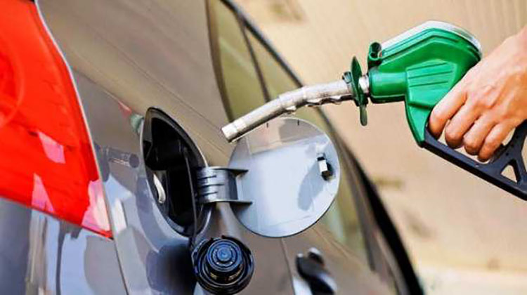 Aumentan los combustibles 