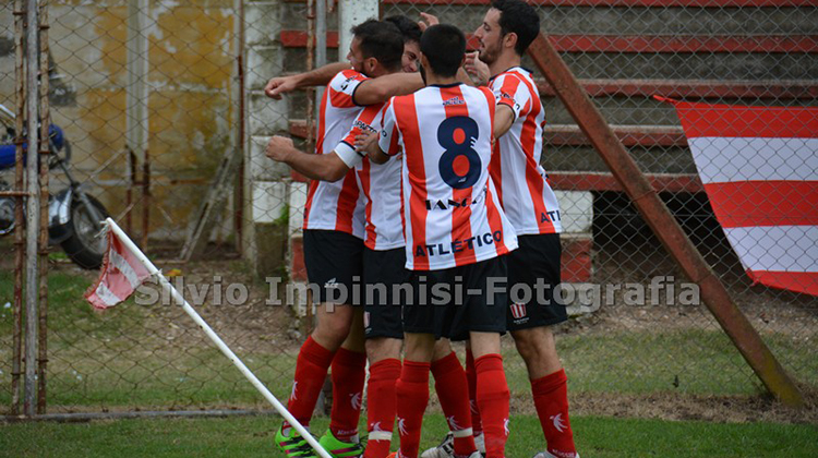 Atl&eacute;tico lidera el Campeonato