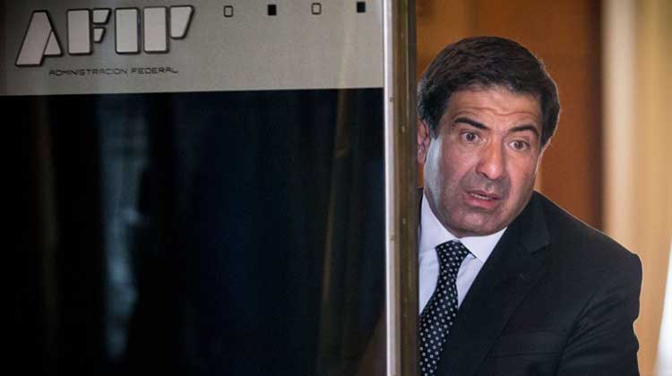 Prohibieron la salida a Etchegaray