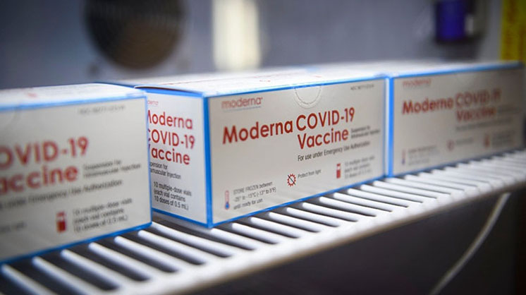 Vacunaci&oacute;n contra COVID-19