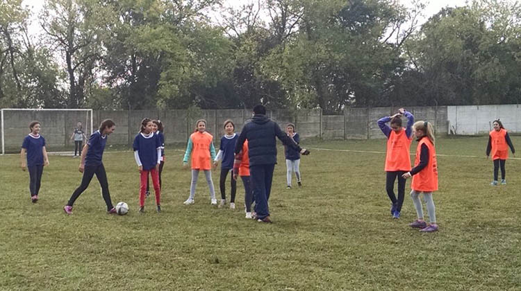 F&uacute;tbol 7: Suspendido