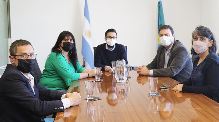 ​Barroso firmó un convenio con provincia para la construcción de 32 viviendas