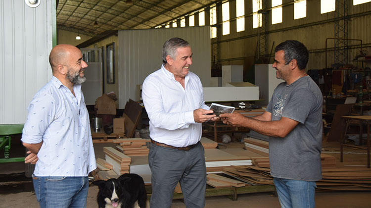 Visita a empresas locales