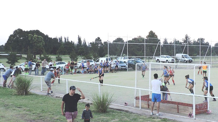 Hockey Mixto suspendido