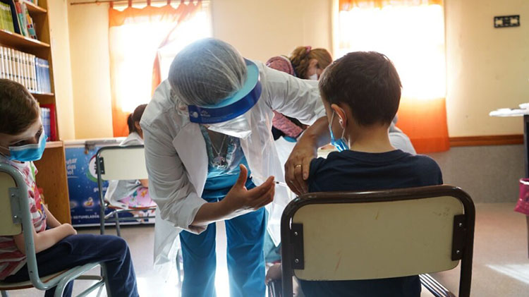 Provincia iniciar&aacute; vacunaci&oacute;n contra covid en las escuelas 