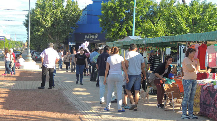 Comienza la Feria en Plaza Belgrano