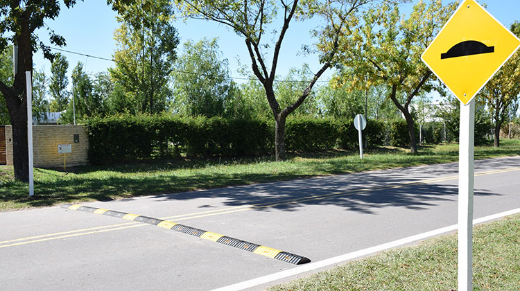 ​Nuevos reductores de velocidad en el acceso a El Provincial