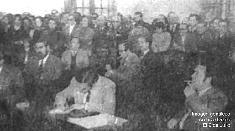 Proponen homenajear a ediles destituidos