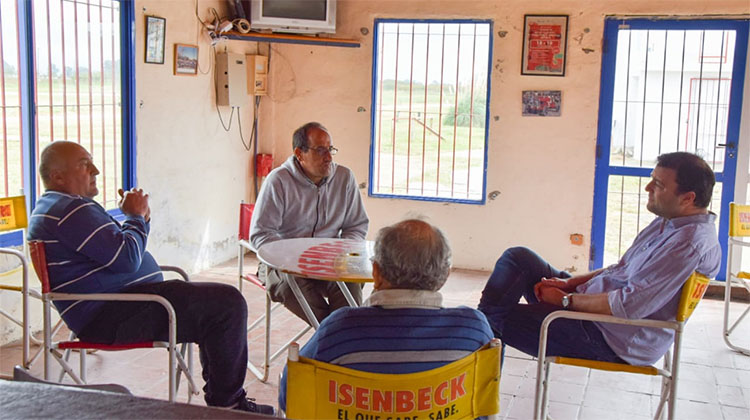 ​Reuni&oacute;n con autoridades del Auto Moto Club Nuevejuliense