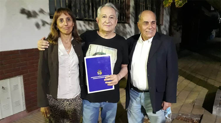 Reconocimiento para "Esperando la Carroza"