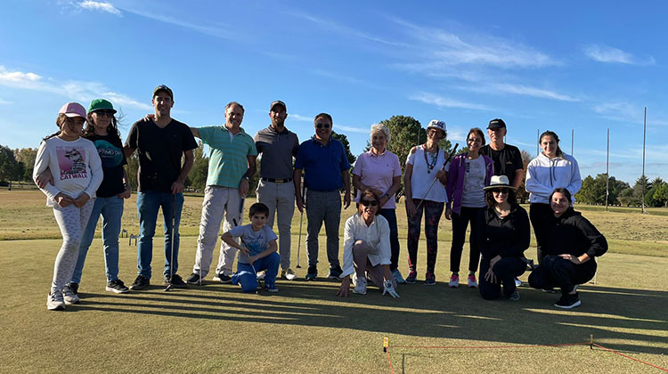 Intensa actividad de la Escuela de Golf de Atl&eacute;tico 9 de Julio