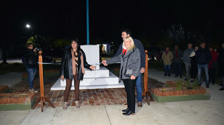 ​Remodelaci&oacute;n y puesta en valor de la plaza de Dudignac