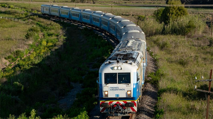 &ldquo;Queremos que cuando el tren retorne, lo haga para siempre"