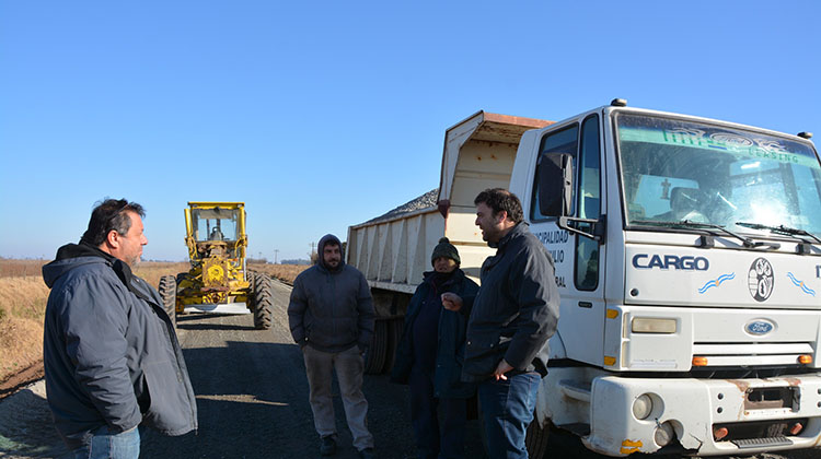 Continúan los trabajos estabilizado de piedra en el Acceso a Naón