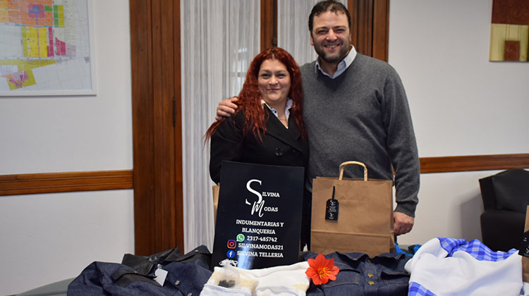 Entrega de cr&eacute;dito para emprendimiento productivo