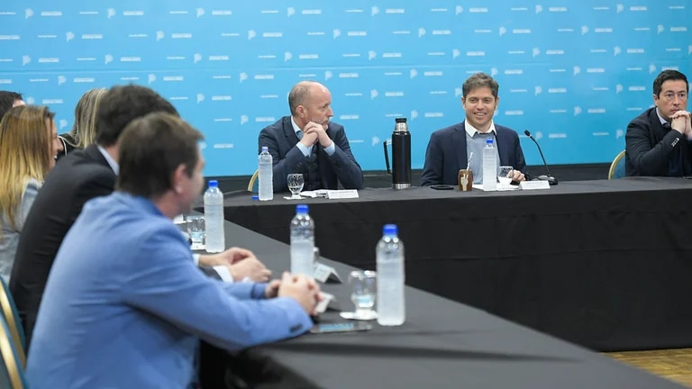 Por separado: Axel Kicillof recibir&aacute; a intendentes del PRO y de la UCR en medio de un pedido por mayores recursos