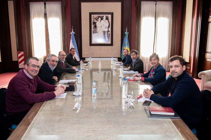 Intendentes UCR llevaron a Kicillof la lista de reclamos de sus municipios