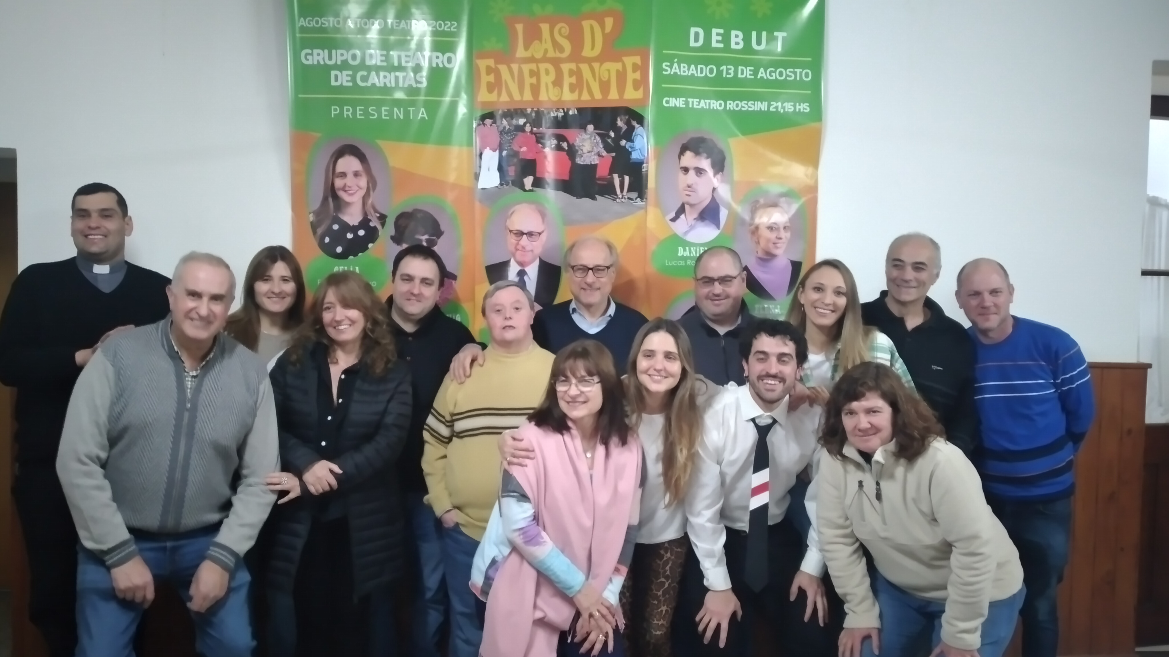 El Grupo de Teatro de C&aacute;ritas present&oacute; el elenco de "Las D&acute; Enfrente"