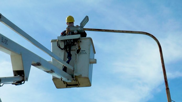 La Cooperativa realiza recambio de luminarias 