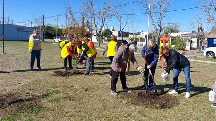 Club de Leones homenajeó a docente