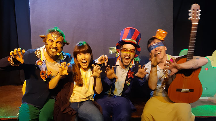 ​A sala llena, más de 150 espectadores