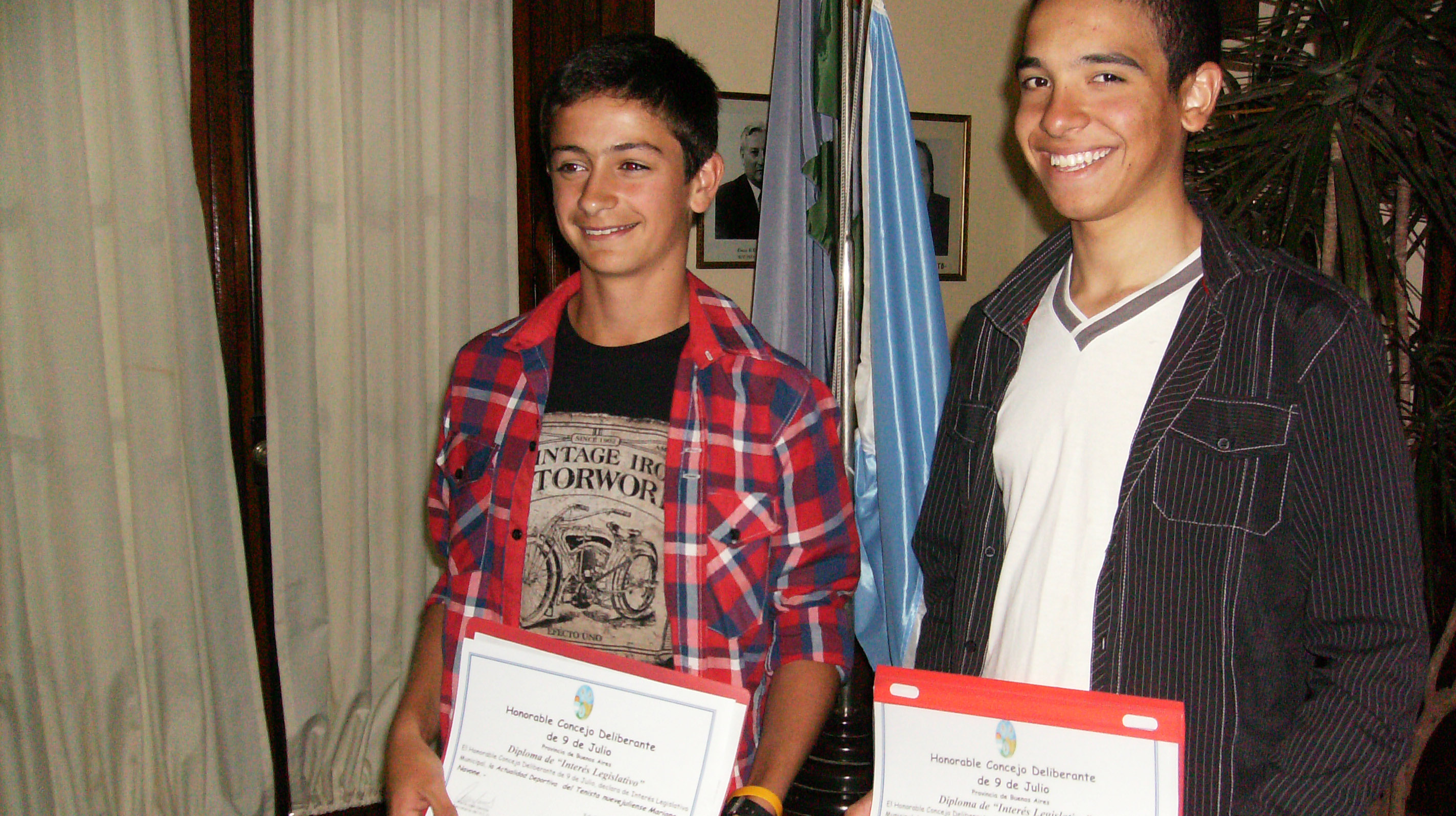 Los concejales homenajearon al tenista Navone, al ciclista Martínez y a Manhala