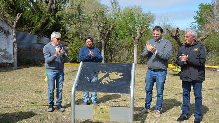 Monolito en honor a H&eacute;roes de Malvinas