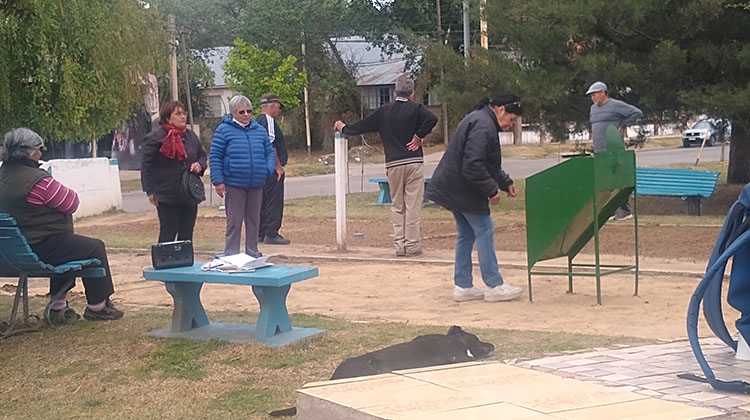 ​Se realizó una jornada recreativa en la Plaza del Barrio Los Abuelos