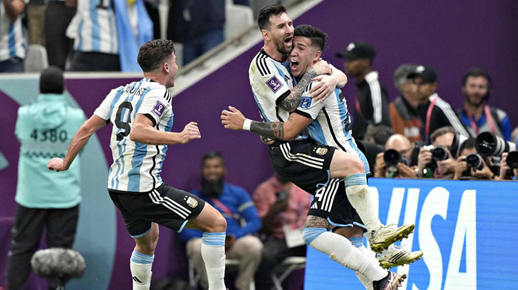 Argentina juega contra Polonia 