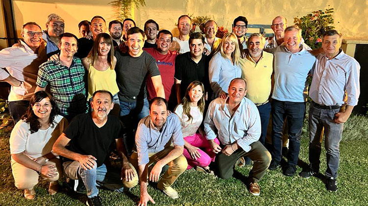 ​Palacios se reuni&oacute; con intendentes y referentes de Juntos de la Cuarta