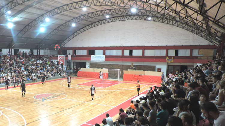 ​Contin&uacute;a el Torneo de Futsal