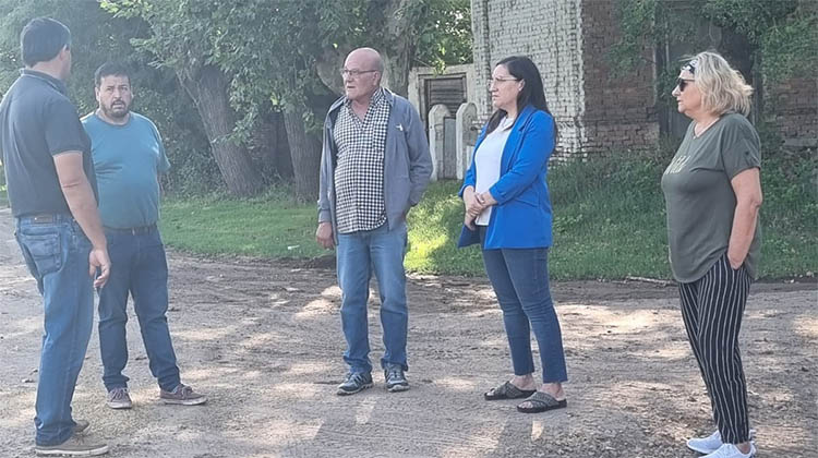 ​French: Dise&ntilde;an plan de mantenimiento de calles