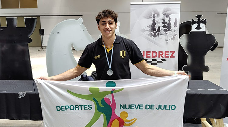 El ajedrecista Valent&iacute;n Heredia sigue sumando logros