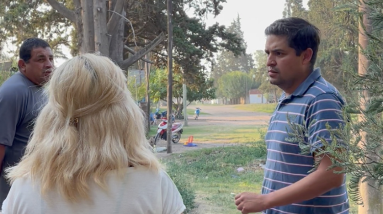 Nacho Palacios recorri&oacute; Barrio Los Aromos