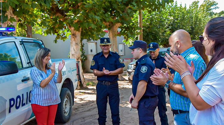 La Jefa de Gabinete encabezó entrega de nuevo móvil policial