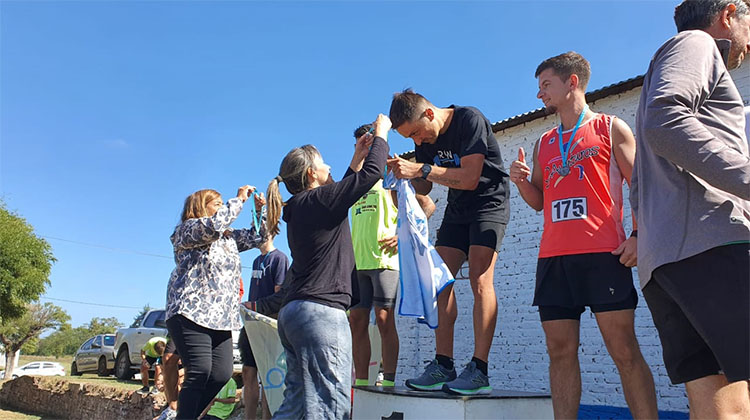 9 Aventuras pas&oacute; por 12 de Octubre