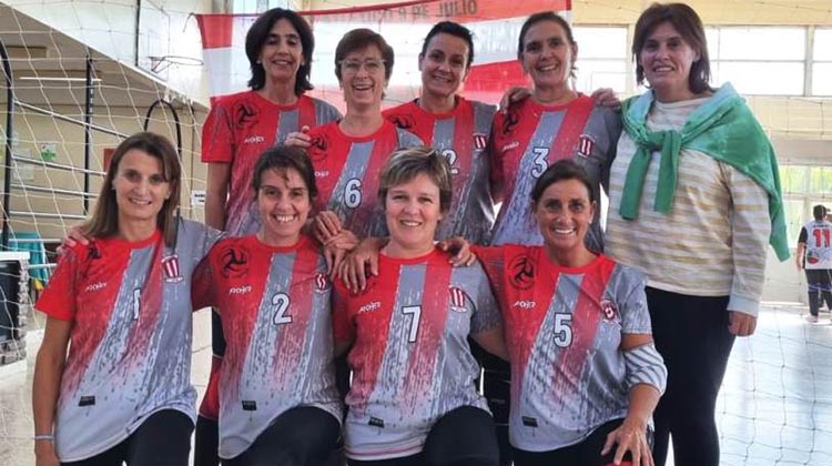 ​El equipo femenino de Newcom de Atl&eacute;tico gan&oacute; un Torneo en La Pampa