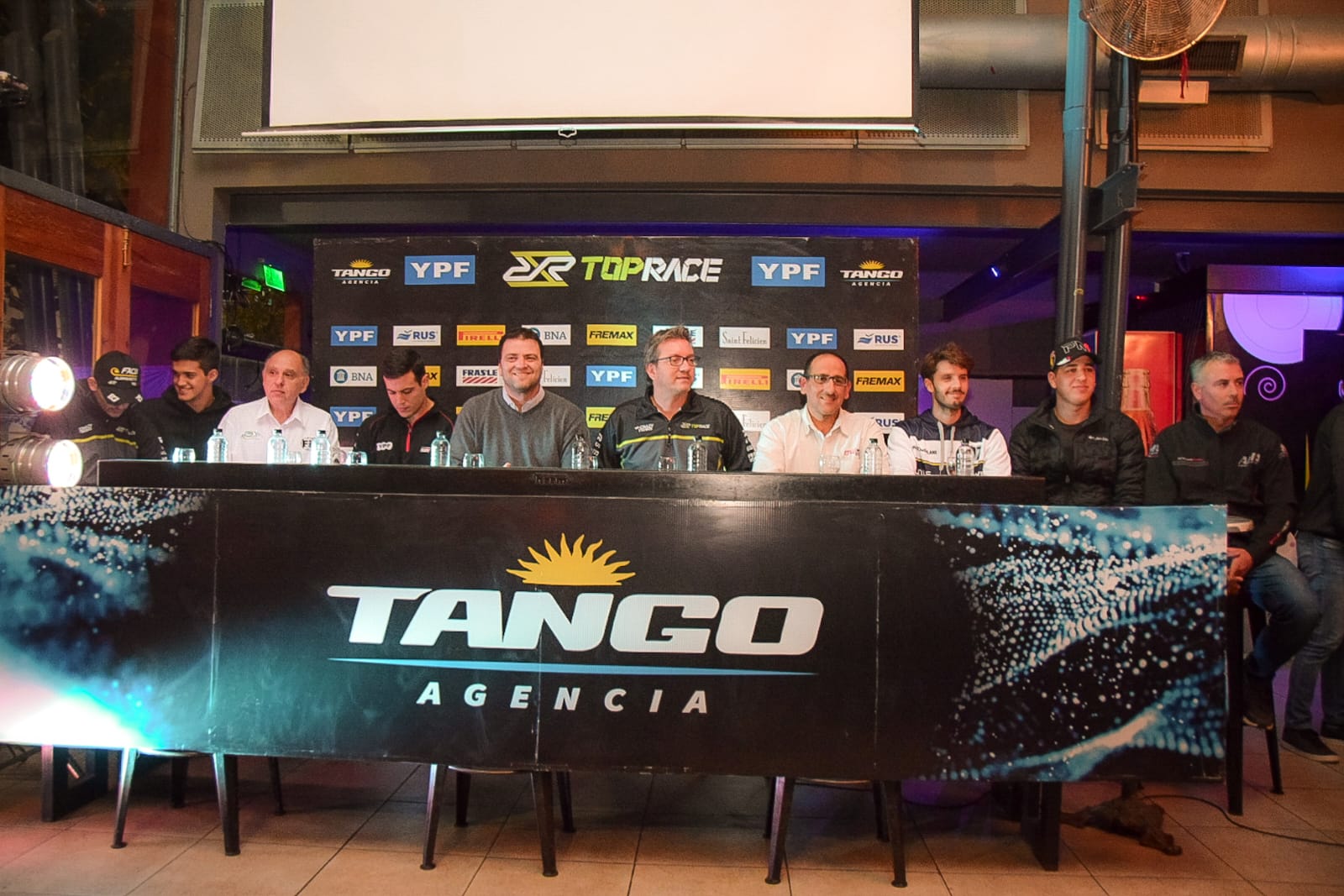 Se present&oacute; el Top Race en 9 de Julio