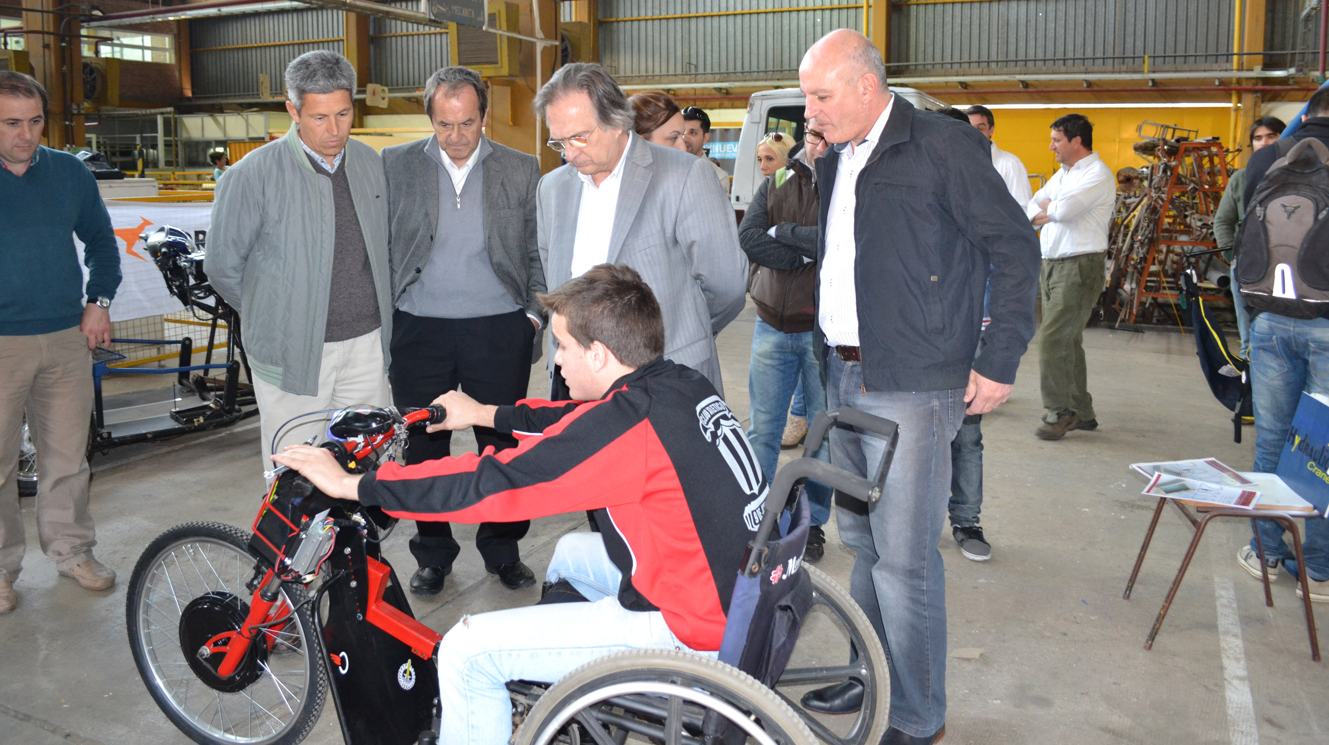 Gianella aseguro que debe apostarse fuertemente al desarrollo de un Centro de Servicios