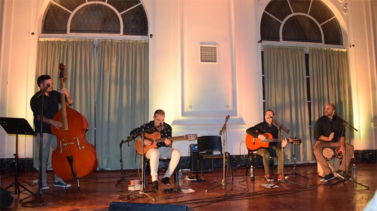 Excelente velada de boleros