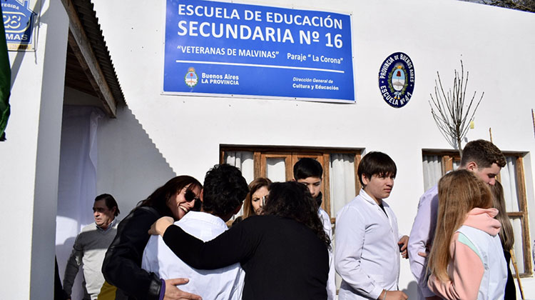 El gobierno provincial inaugur&oacute; una nueva Escuela Secundaria en "La Corona"
