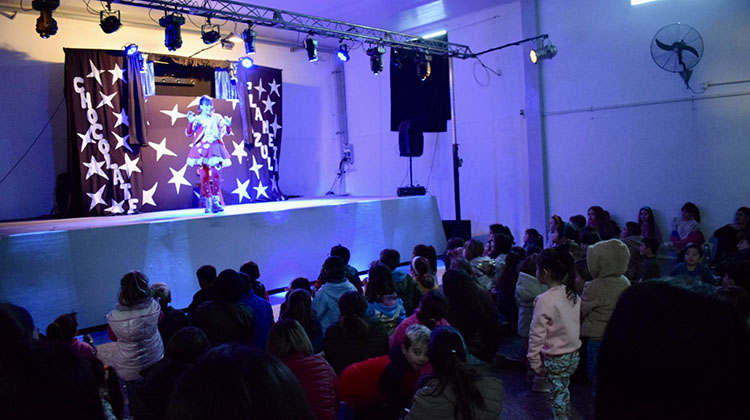 Espect&aacute;culo para las infancias en Dudignac