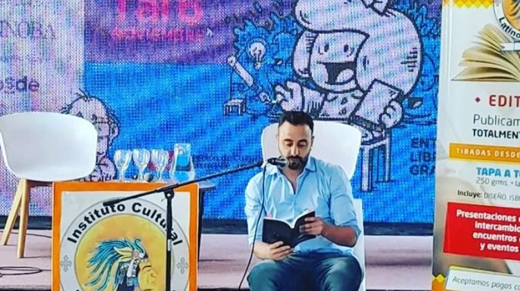Jes&uacute;s Pallero present&oacute; su nuevo libro 