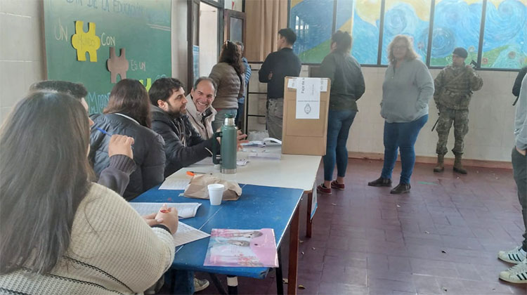 ​Votaron los siete precandidatos a Intendente