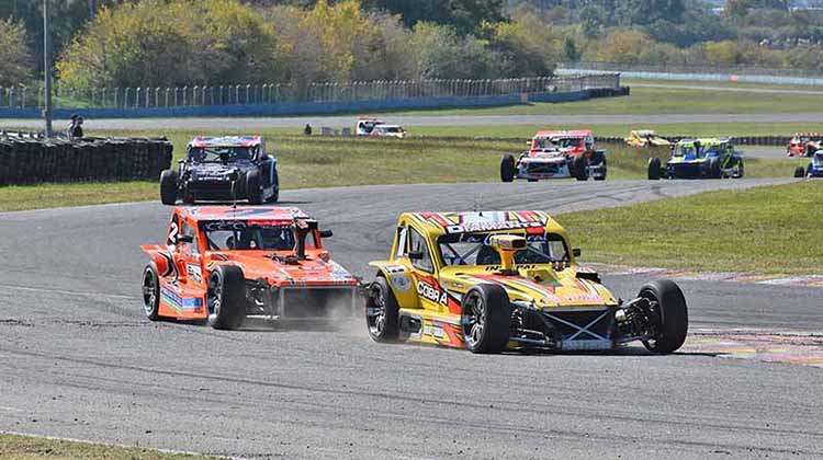 Rugen los motores en el aut&oacute;dromo de 9 de Julio 