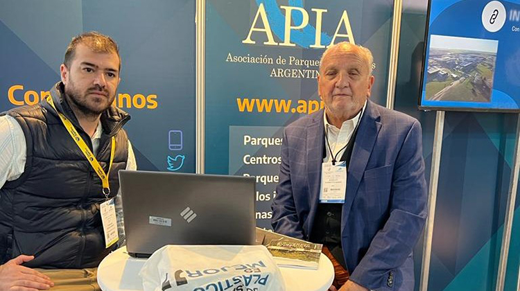 ​Presencia nuevejuliense en la 1&deg; exposici&oacute;n de Parques Industriales