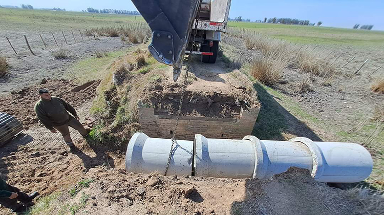 Trabajos de alcantarillado en la localidad de La Niña