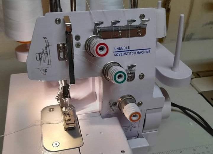 Nueva m&aacute;quina de coser para el  Hospital 
