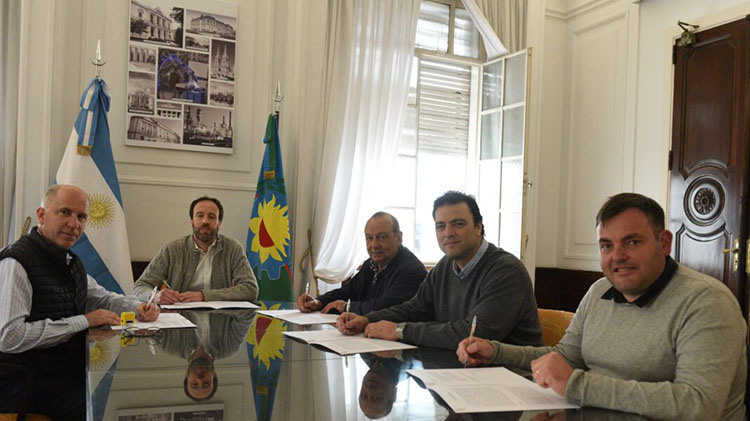Barroso firm&oacute; acuerdo con Provincia